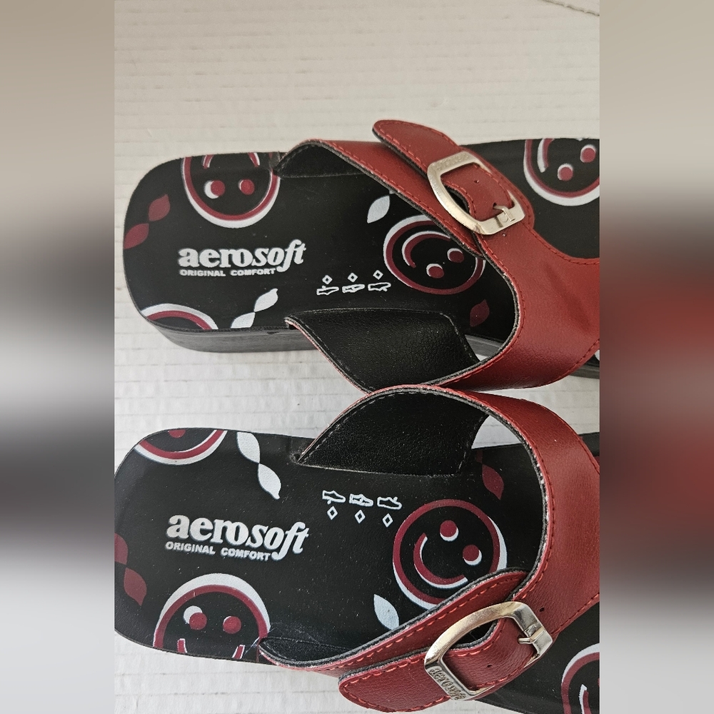 Aerosoft women's Emoji T- strap sandals size EU 38‎ US 7.5 - Picture 3 of 7